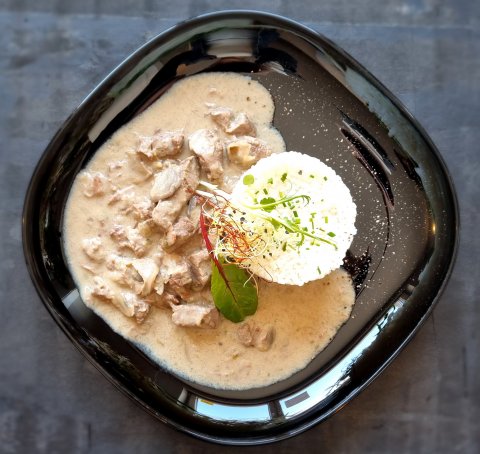 Hovädzí stroganov, ryža